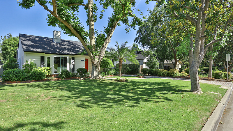 la canada flintridge gay singles Barely perceptible from the street above, the kim residence, by form environment research (fer) studio, is designed to blend into the shadows of the la canada foothills. la canada flintridge gay singles Barely perceptible from the street above, the kim residence, by form environment research (fer) studio, is designed to blend into the shadows of the la canada foothills.