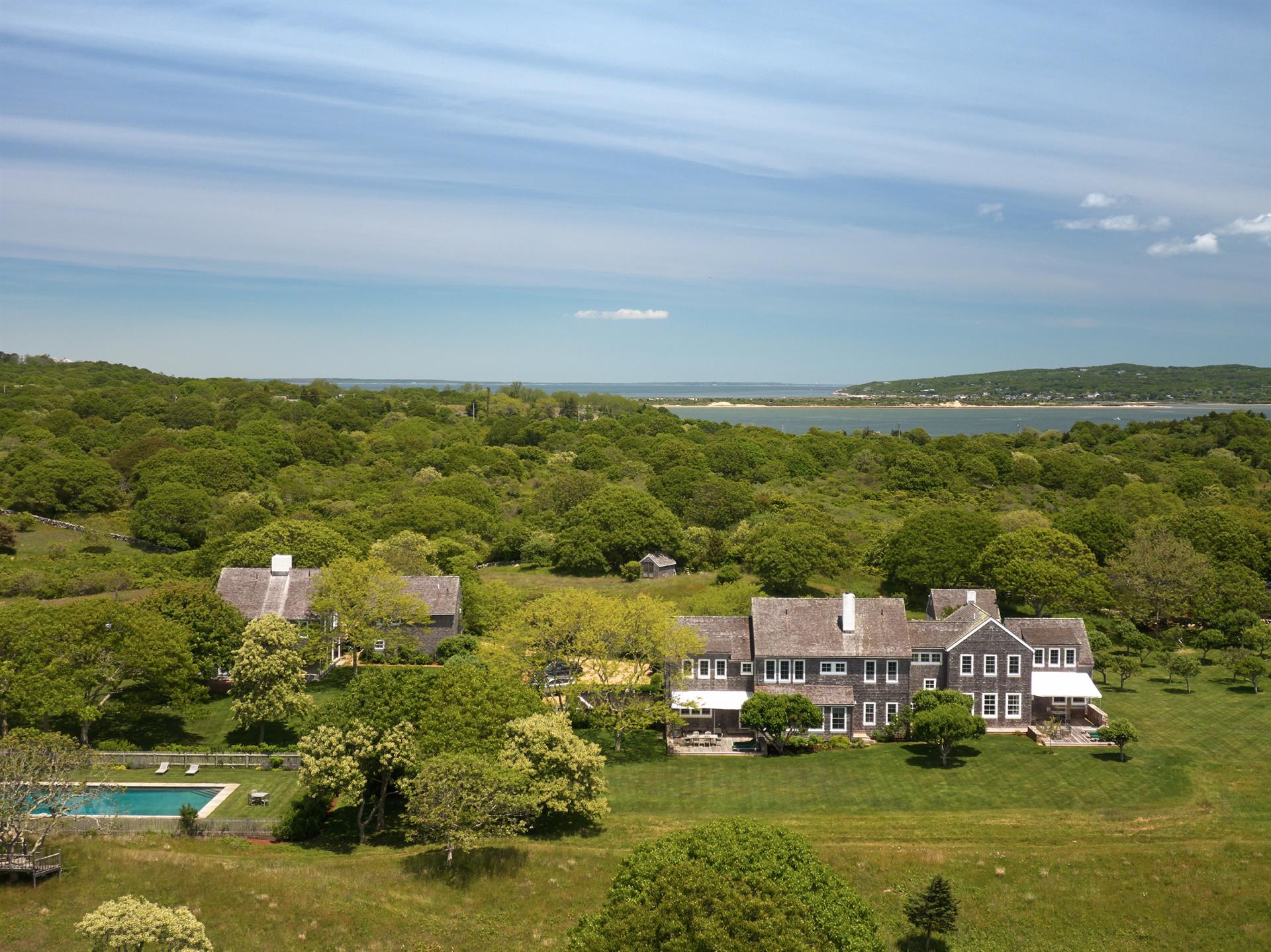 Red Gate Farm - The Jacqueline Kennedy Onassis Martha's Vineyard Estate