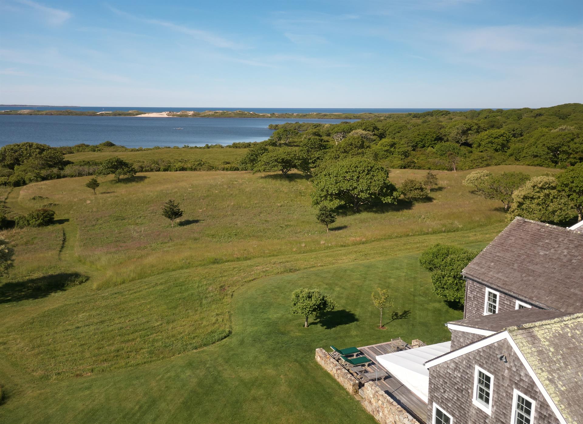 Red Gate Farm - The Jacqueline Kennedy Onassis Martha's Vineyard Estate