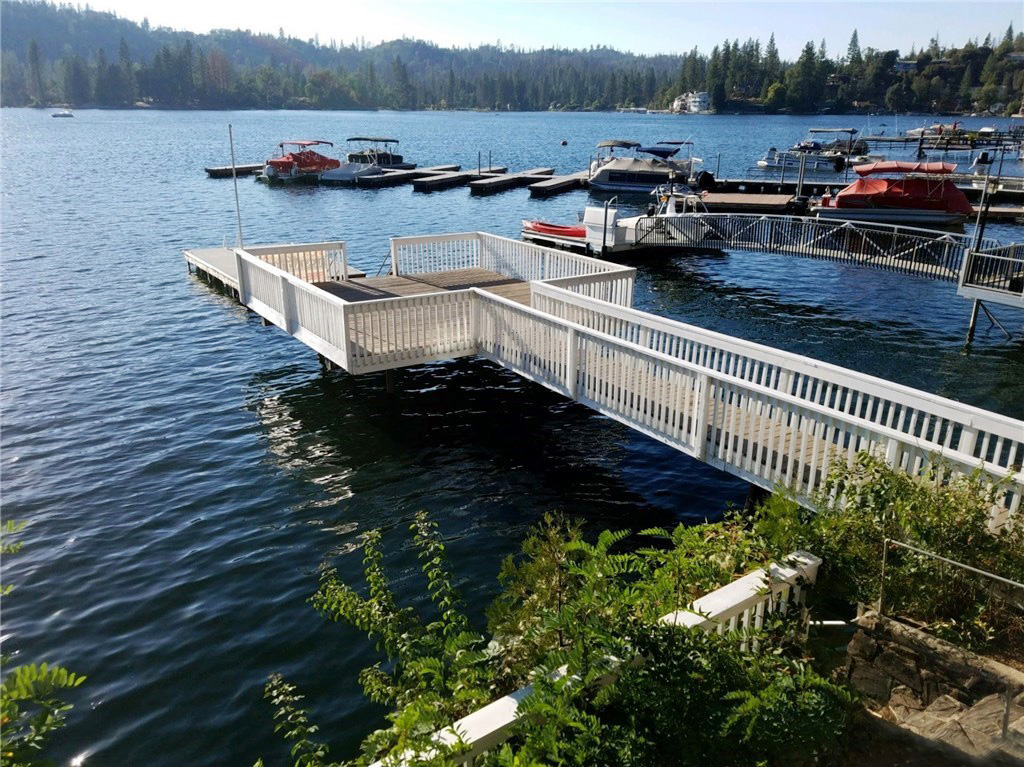 Adorable 1940 S Lakefront Cabin A Luxury Home For Sale In Bass