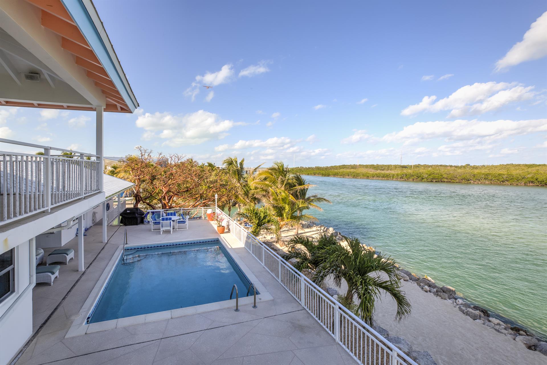 Oceanfront Islamorada Oasis with Dockage and Pool: a luxury home for 