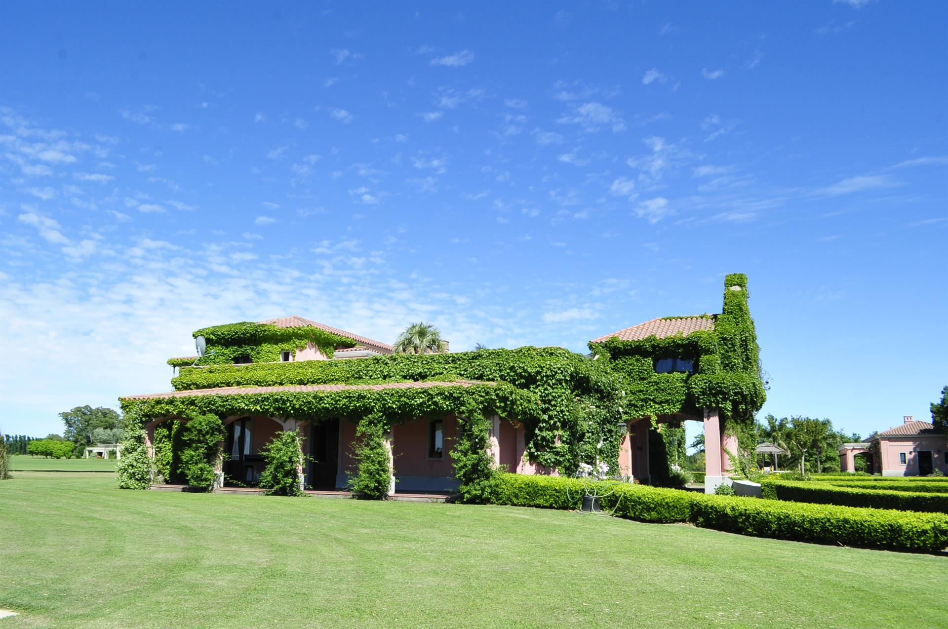 Santa María de Lobos Polo Ranch a luxury Villa/Townhouse for sale in