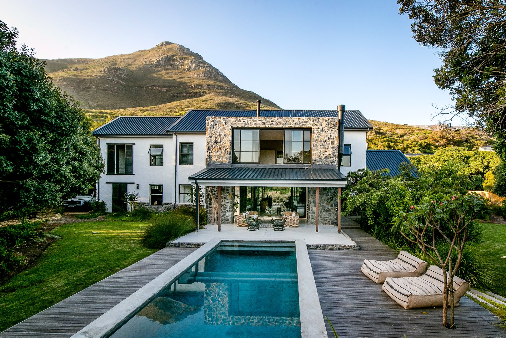 Contemporary farm house with lush gardens and sea views a luxury