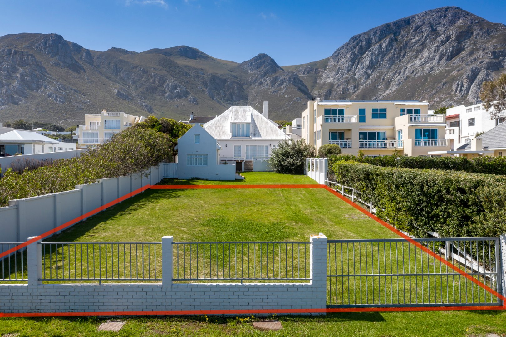 VERY RARE BEACHFRONT PLOT FOR SALE a luxury 土地 / 的地塊 for sale in