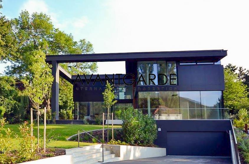 Modern luxury villa south of Vienna: a luxury home for sale in ... Modern luxury villa south of Vienna: a luxury home for sale in ...
