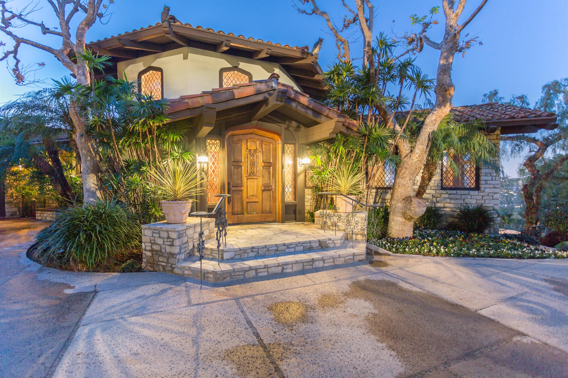 King of the Hill a luxury home for sale in Palos Verdes Estates, Los