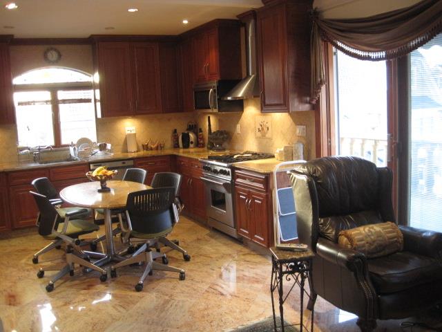 Living Room 86th Street Brooklyn Ny ben bay realty Living Room 86th Street Brooklyn Ny ben bay realty