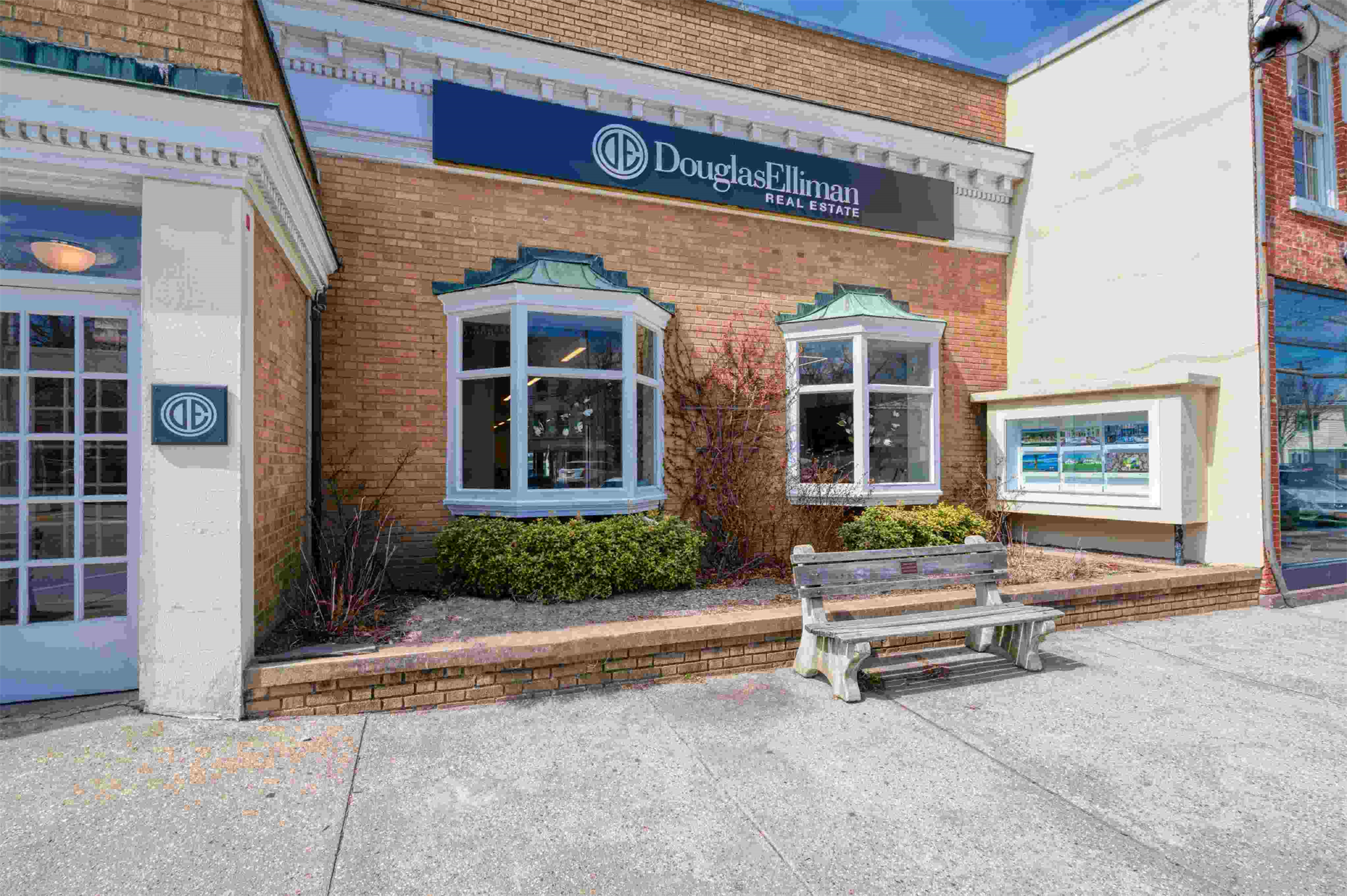 Sag Harbor Office, New York Douglas Elliman