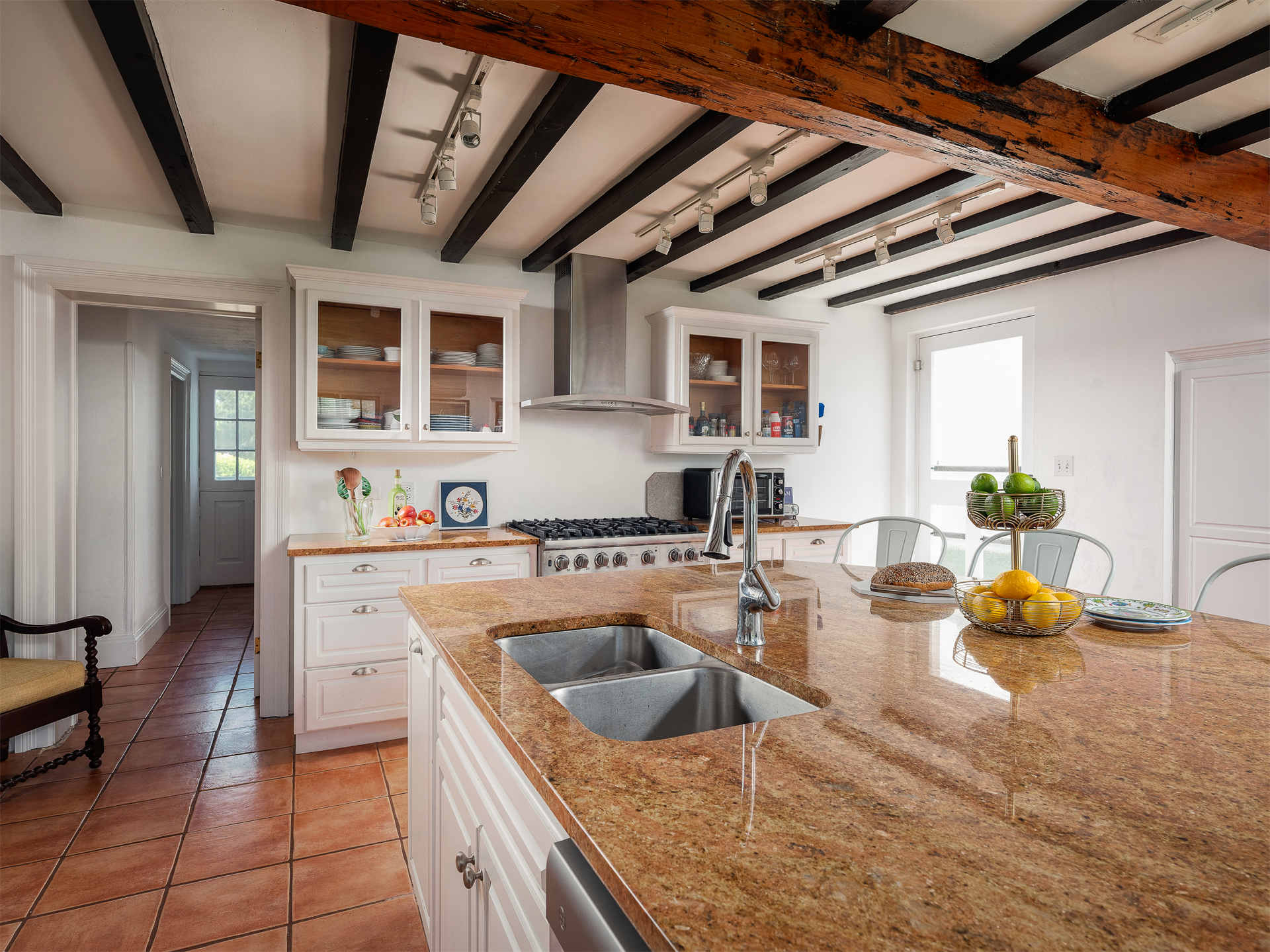 8 Bedroom Estate's Image 14
