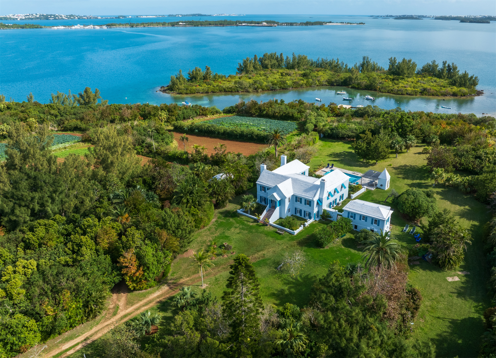 8-комн. house, Southampton Parish