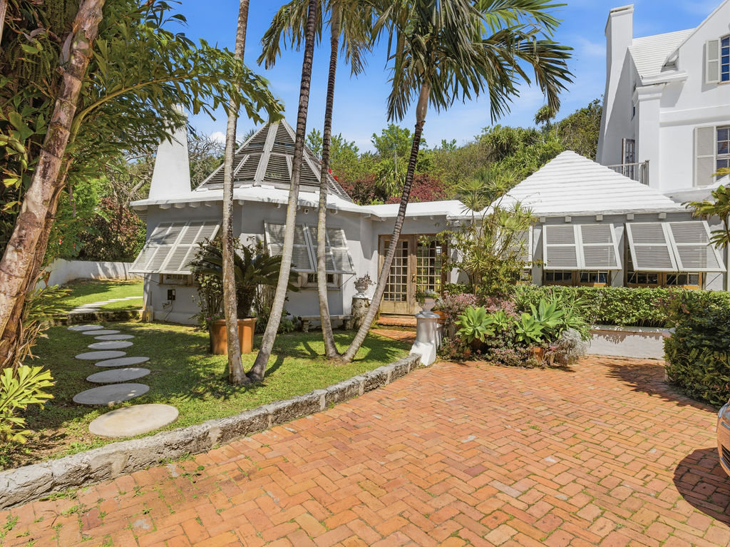 8 Bedroom Estate's Image 28