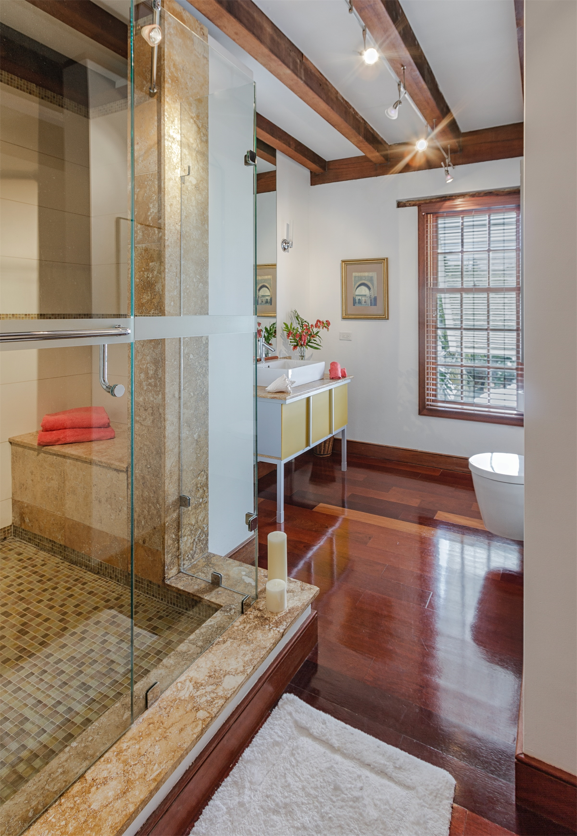 8 Bedroom Estate's Image 19