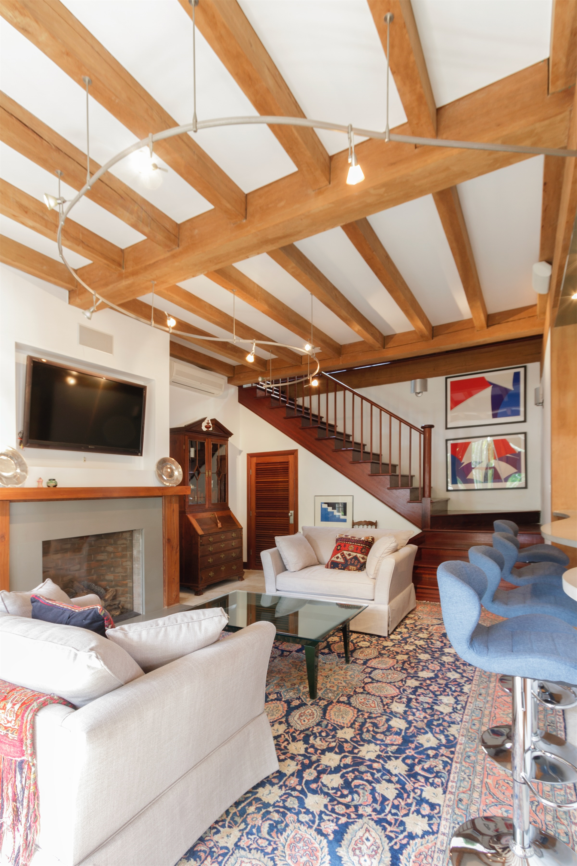 8 Bedroom Estate's Image 12
