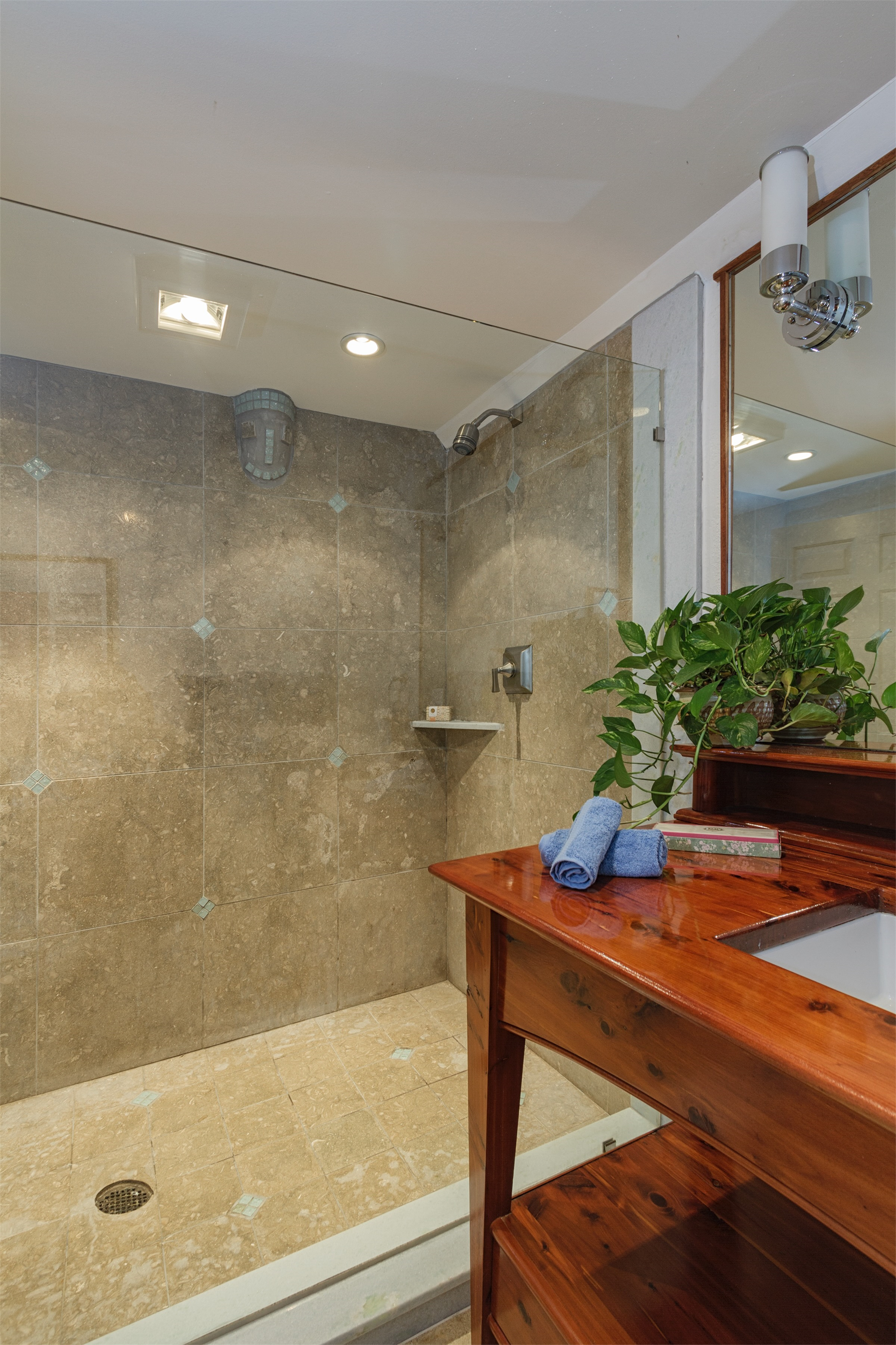 8 Bedroom Estate's Image 44