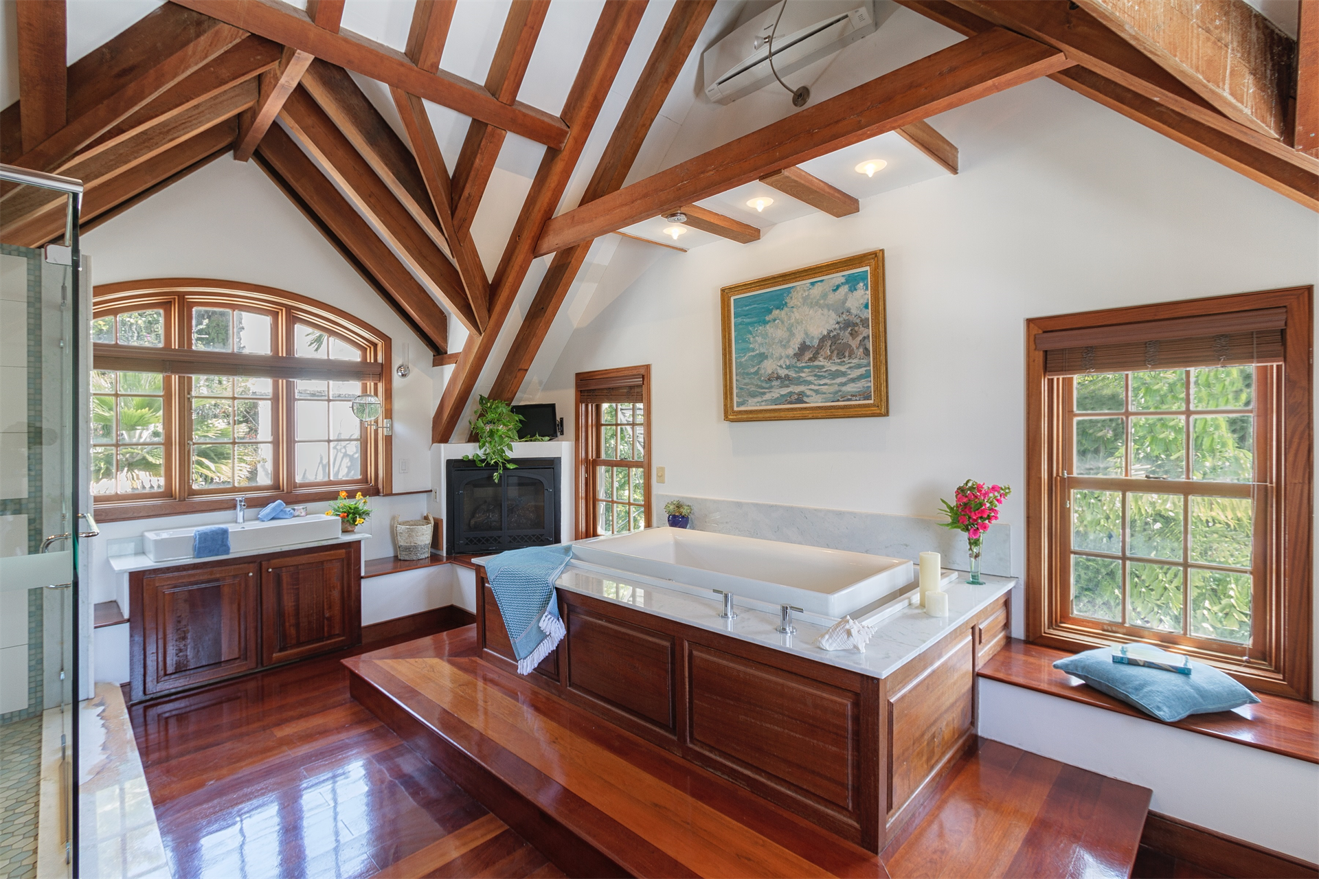 8 Bedroom Estate's Image 25