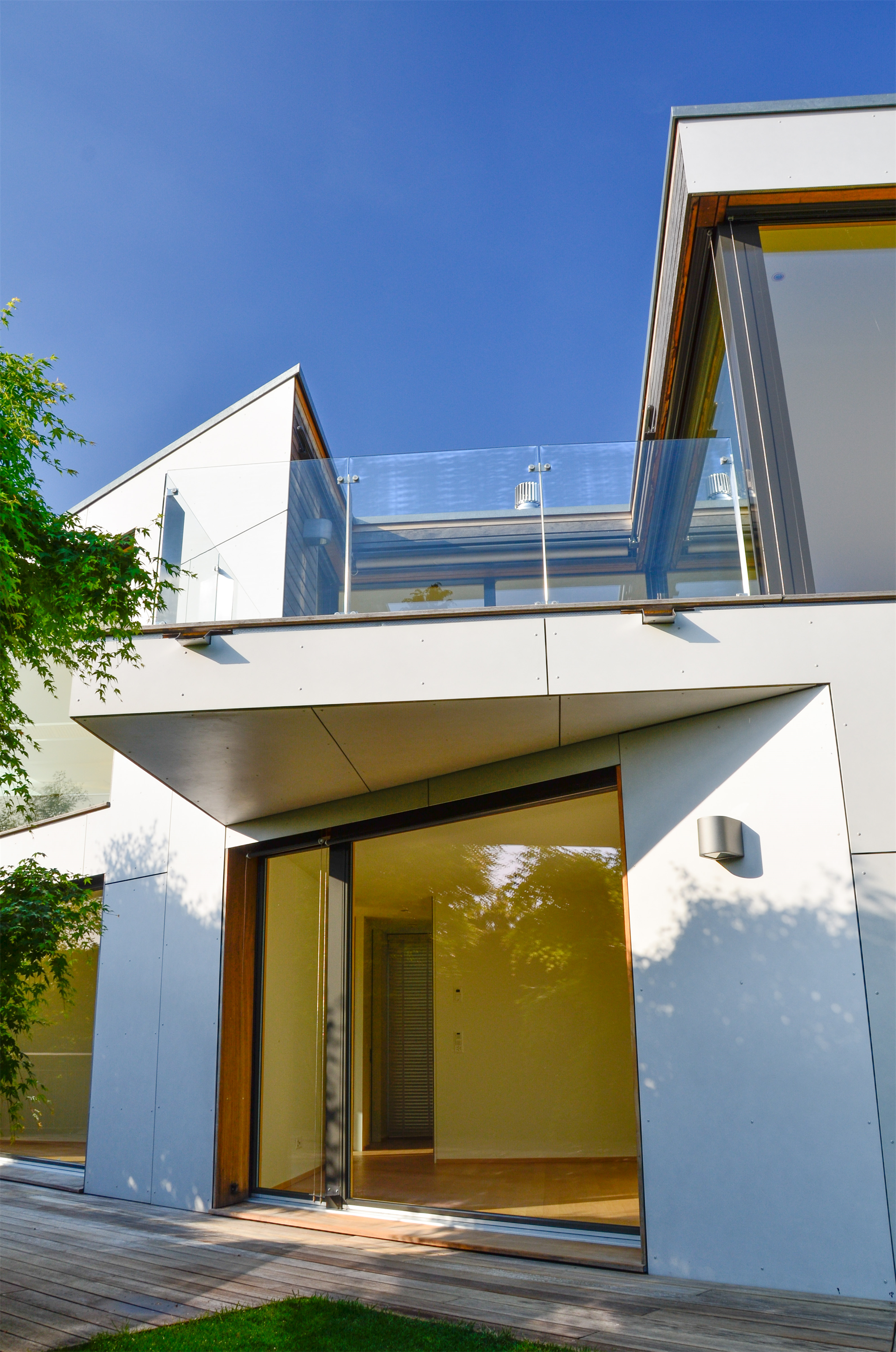 Luxurious 4½-room townhouse with lake view in Küsnacht.