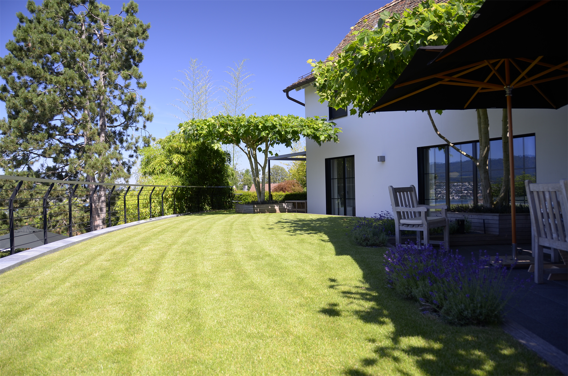 7-room villa with stunning lake view in Küsnacht.