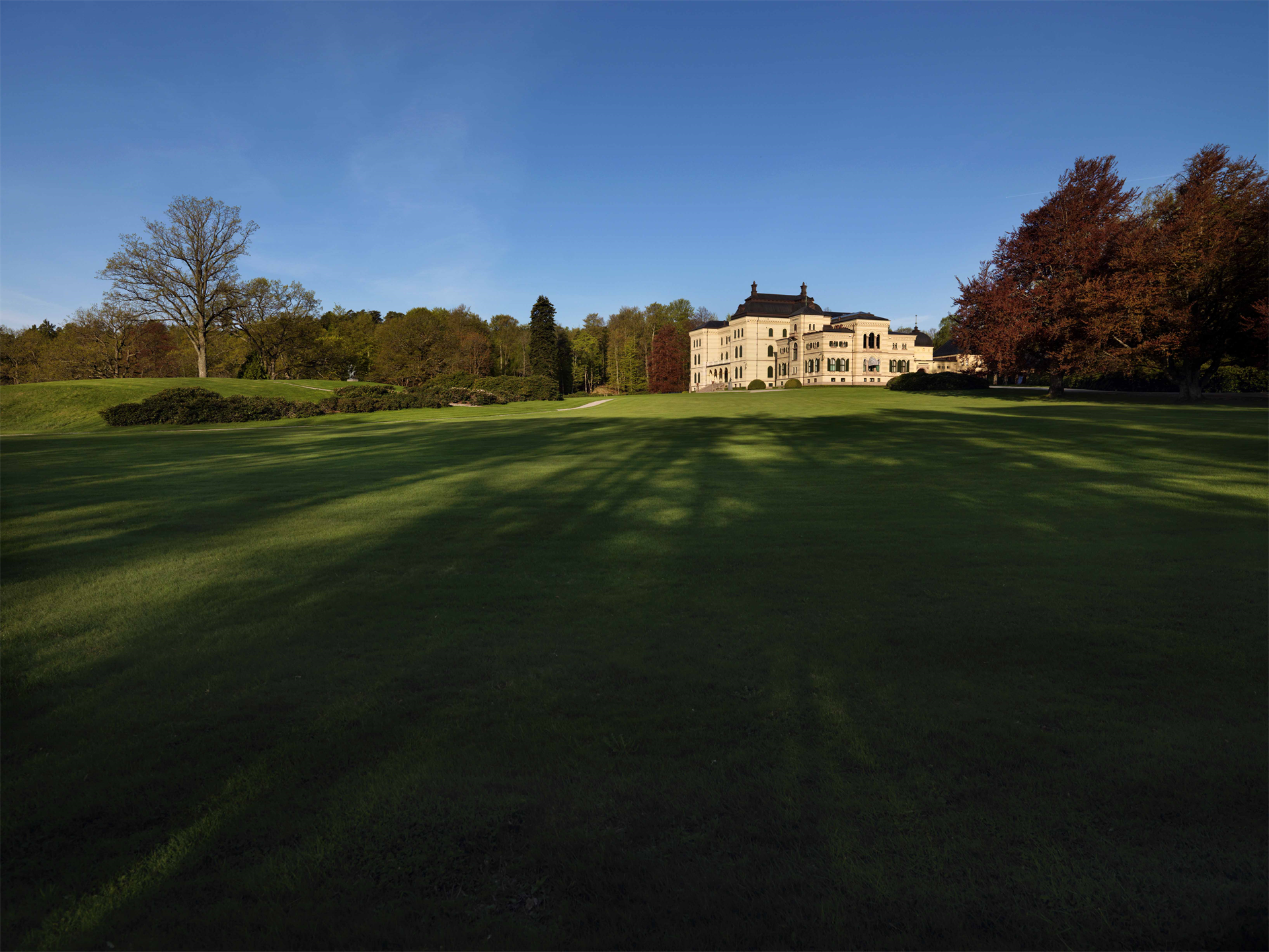 The largest privately owned residence in Norway_232