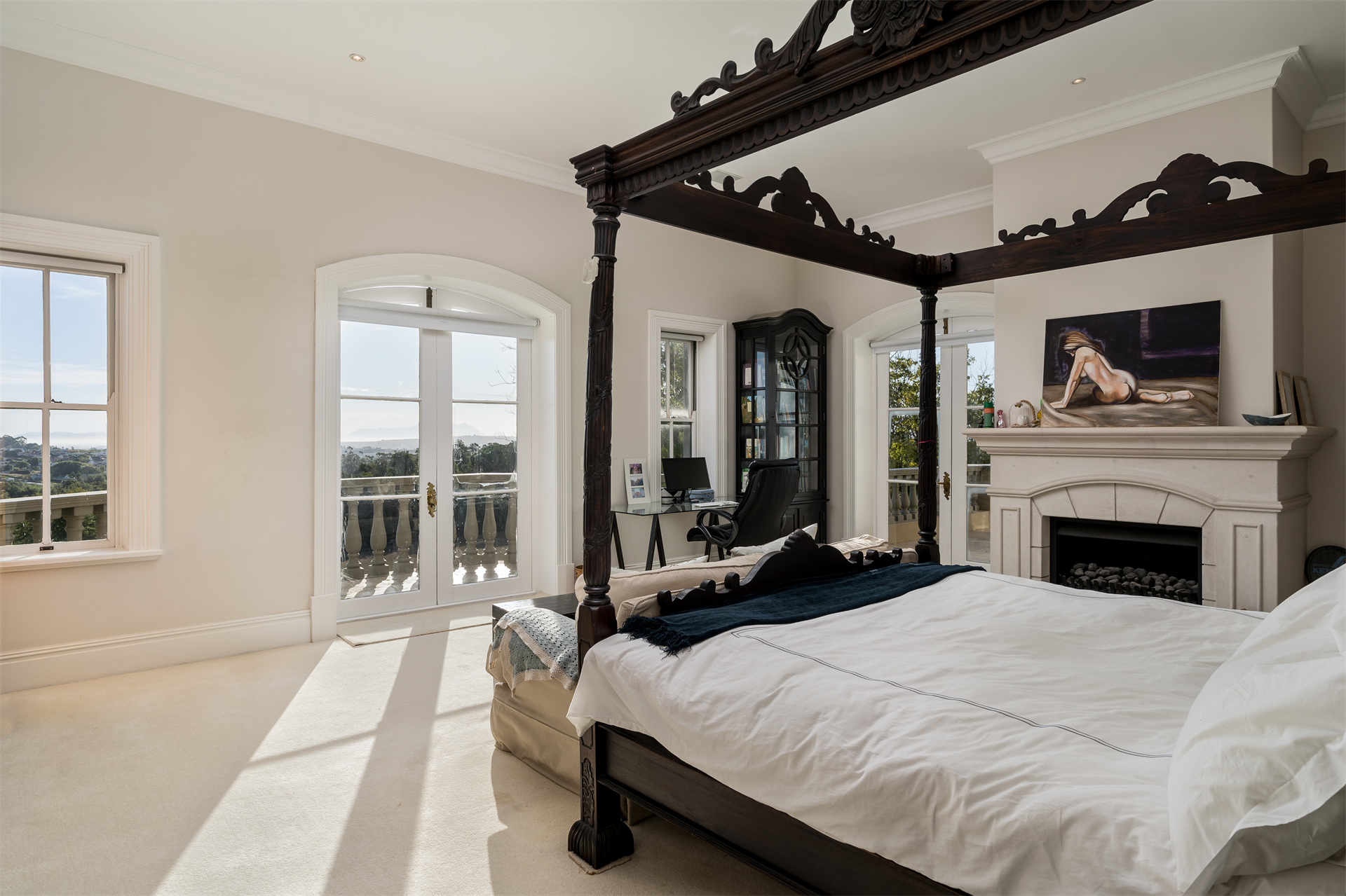 TIMELESS ELEGANCE ON A HILLTOP