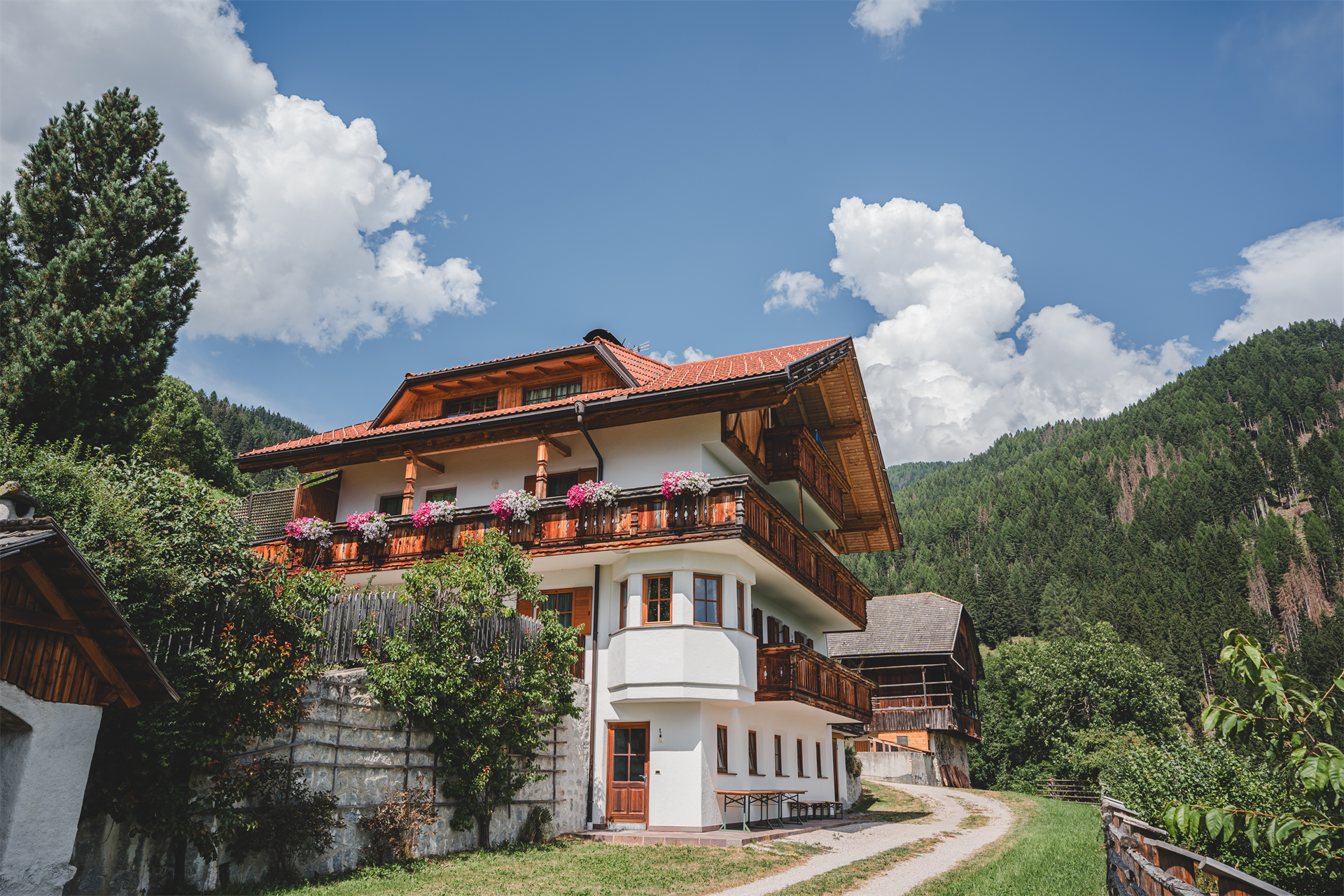 IDYLLIC COUNTRY ESTATE - ALPINE HIDEAWAY