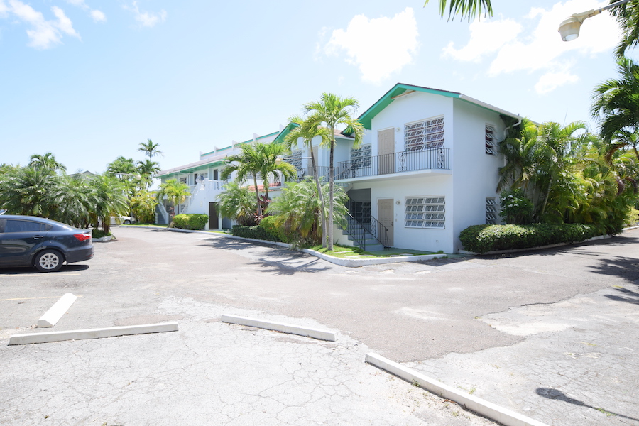 Shirlea Apartment Complex Shirley Street Nassau And Paradise Island