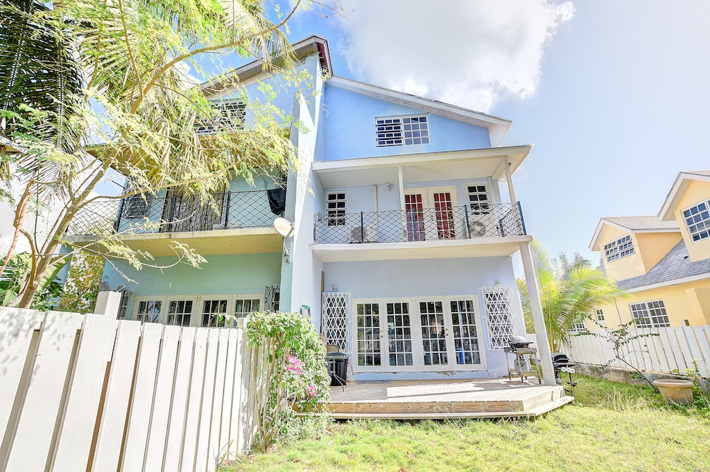 Nassau New Providence Nassau And Paradise Island Apts / Condos